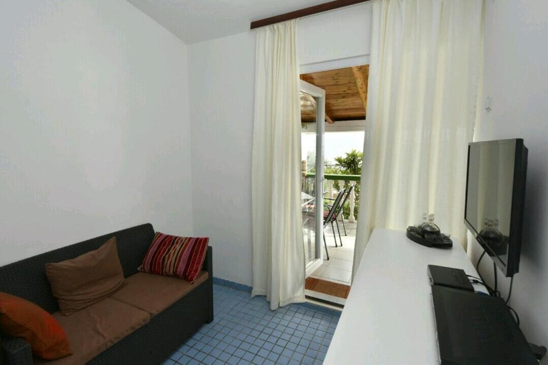 Apartman Zora Sukosan Ngoại thất bức ảnh